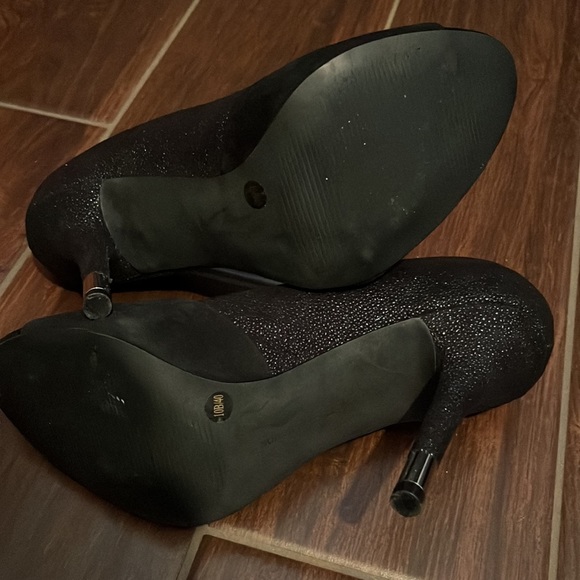 BCBGeneration Izzie Heels - Picture 6 of 7